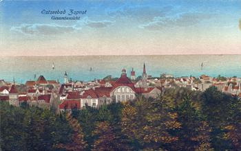 Panorama Sopotu w stronę Zatoki Gdańskiej, na pierwszym planie widoczne Gimnazjum Realne, zdjęcie z ok. 1920 r.  źródło: KC