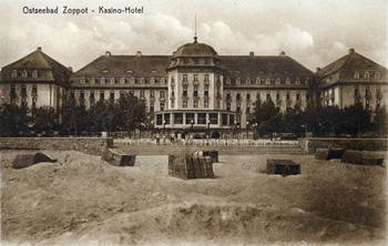 Hotel Kasyno (Grand Hotel) widziany od strony plaży, zdjęcie z ok. 1925 r. źródło: KC