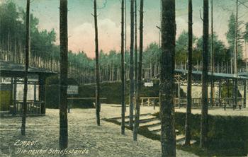 Strzelnica umiejscowiona w Dolinie Siedlisko nieopodal Domku Myśliwskiego, widoczne kasy oraz stanowiska strzeleckie, zdjęcie z 1908 r. źródło: KC