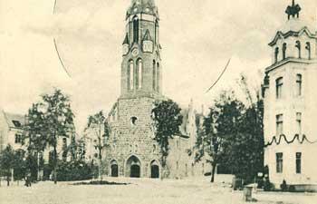 Kościół św. Jerzego oraz Kamienica Bankowa  na zdjęciu z ok. 1905 r. źródło: MM