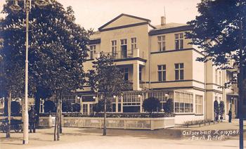 Hotel Parkowy widziany od strony kasyna, zdjęcie z ok. 1930 r.  źródło: MM