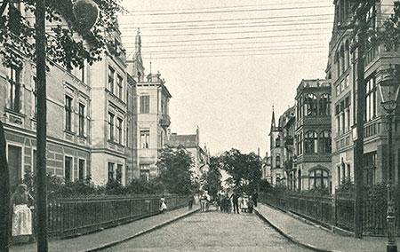 Widok na obecną ul. Władysława Jagiełły, zdjęcie z ok. 1904 r.  źródło: KC