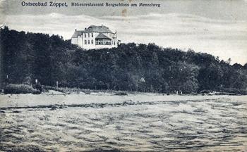 Widok na restaurację z plaży w rejonie Kamiennego Potoku oraz ujścia rzeczki Swelini, zdjęcie z ok. 1920 r.  źródło: TPS