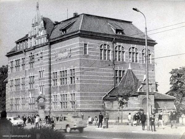 Trzecie Liceum Ogólnokształcące (2 LO)